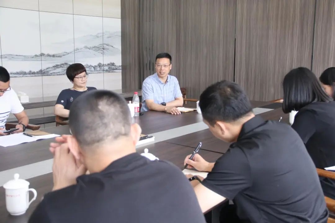 龙港市政协教育体育界别组召开暑期培训会议